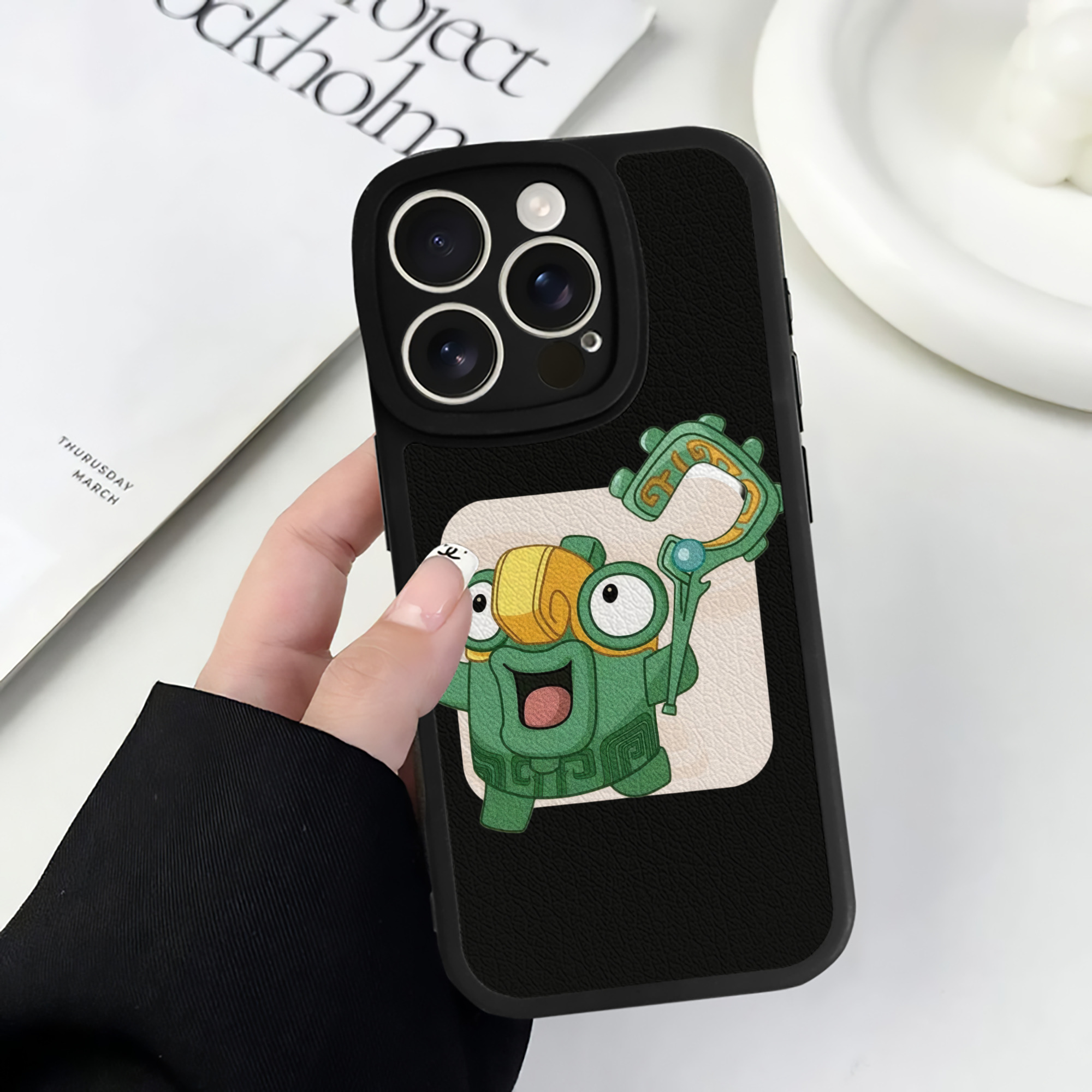 （画像用） Ne Zha 2 ナタ 魔童の大暴れ 【iPhone 16シリーズ対応】シリコンスマホケース（レザー調） 材質：シリコン